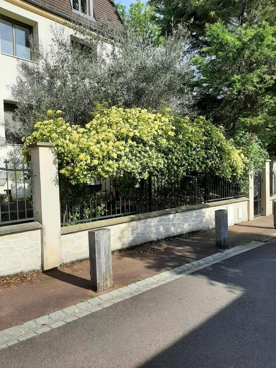 Sejour A La Chataigneraie Rueil-Malmaison Εξωτερικό φωτογραφία